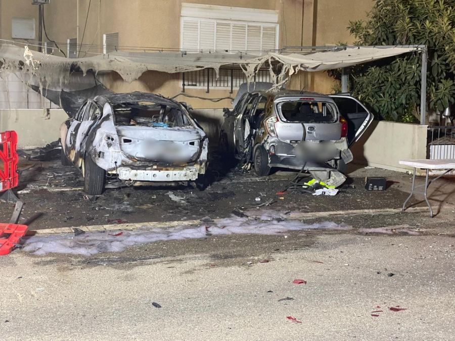 فيديو : انفجار مركبيتن والشرطة تعتقل مشتبه في حيفا